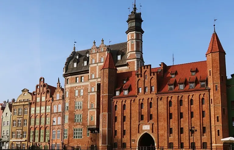 Dom Przyrodników - Gmach Główny Muzeum Archeologicznego - zdjęcie 1