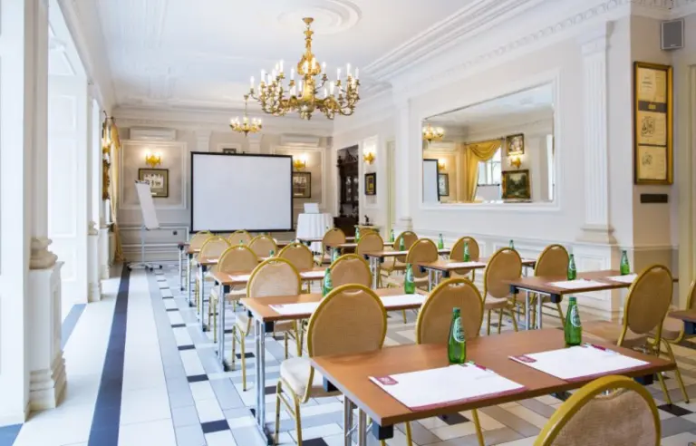 Pałac Tłokinia - zdjęcie 1