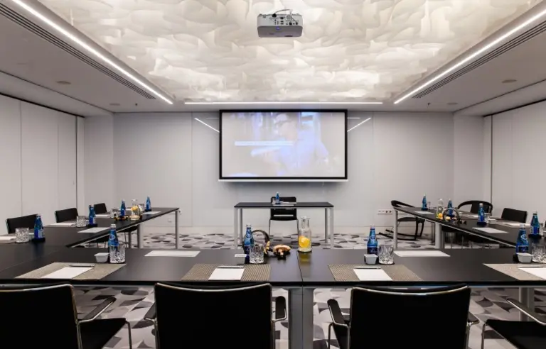 Renaissance Warsaw Airport Hotel - photo 1