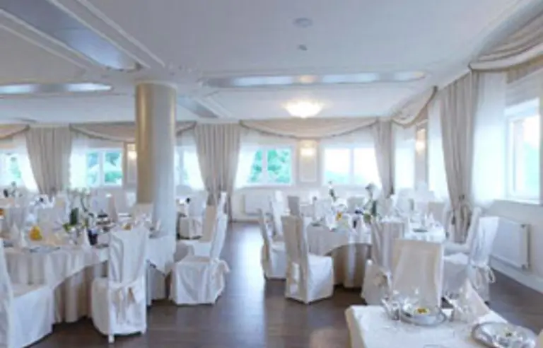 Hotel Na Błoniach - photo 1