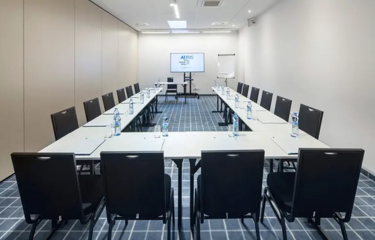 Hotel Altus Poznań - photo 1