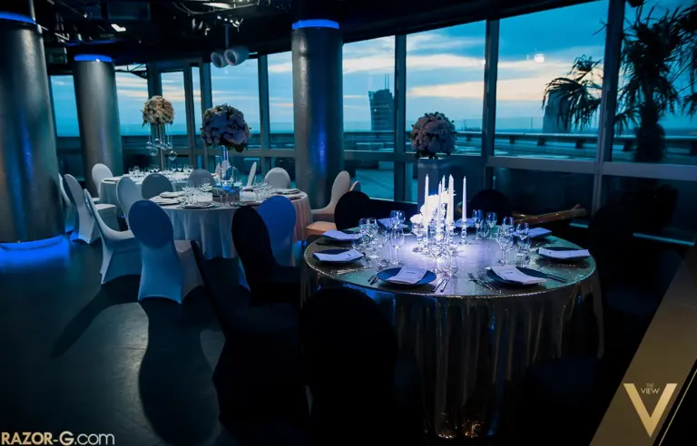 28 piętro - kolacja przy okrągłych stołach