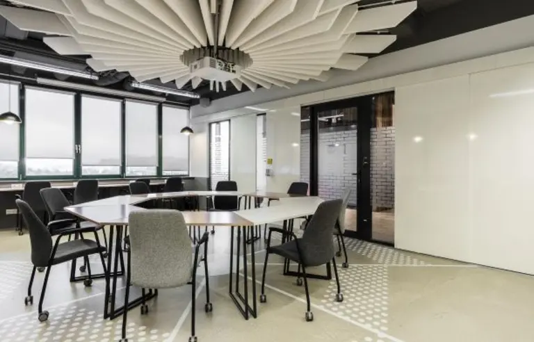 Brain Embassy Al. Jerozolimskie - zdjęcie 1