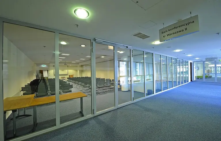 Centrum Konferencyjne Mercedes-Benz - zdjęcie 1