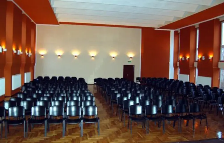 Kujawska Szkoła Wyższa we Włocławku - photo 1