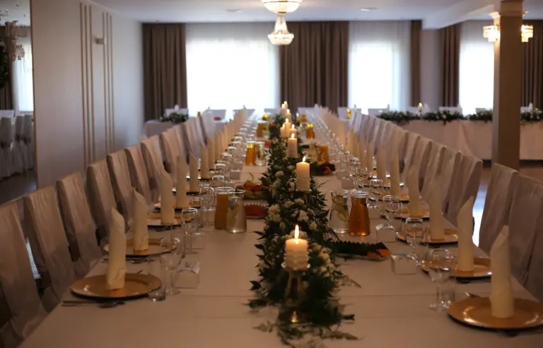 Hotel POD RÓŻAMI Jedlnia-Letnisko - zdjęcie 1