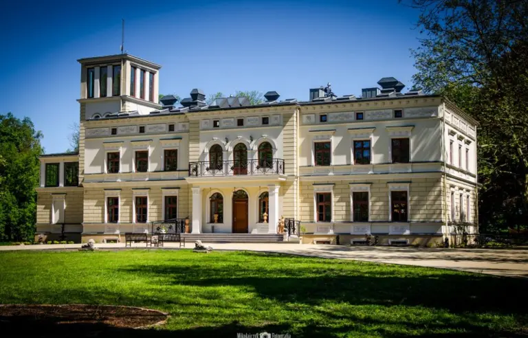 Pałac Wierzbiczany - zdjęcie 1