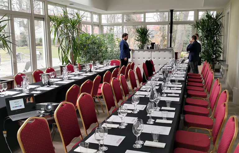 Dwór Sieraków - zdjęcie 1