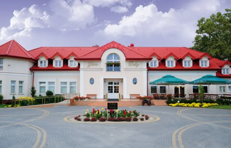 Hotel Złote Dęby - photo 1