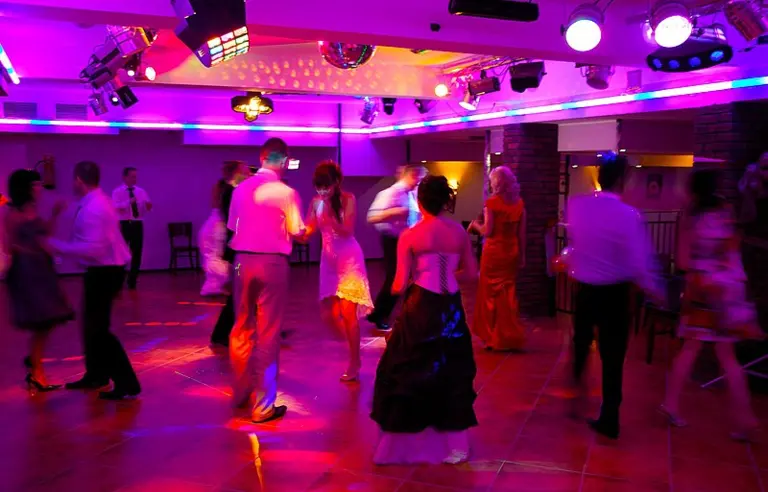 Sala przygotowana na potrzeby dyskoteki