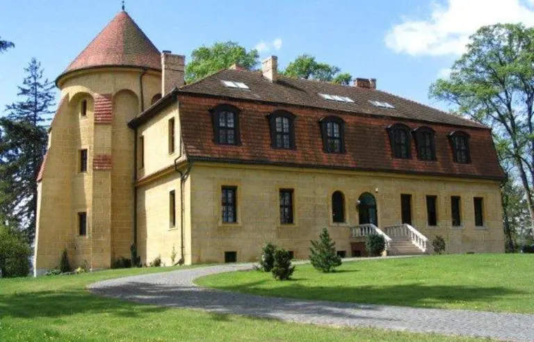 Zamek Dobra - zdjęcie 1