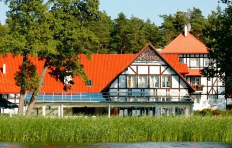 Jabłoń Lake Resort - photo 1