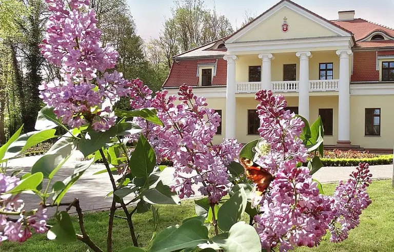 Dwór Słupia - zdjęcie 1