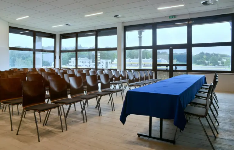 Sala F1 konferencyjnie