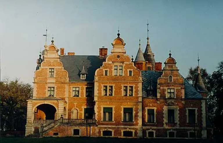 Pałac w Kobylnikach