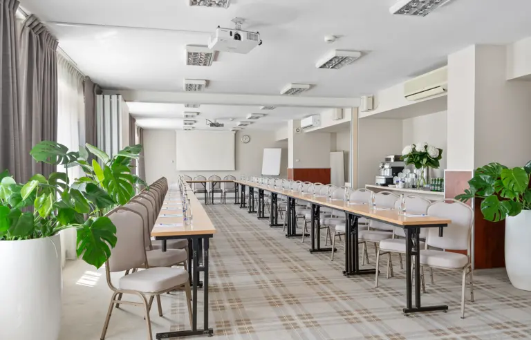 Sala Polluks + Avior