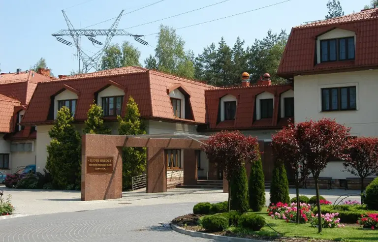 Wejście budynku głównego