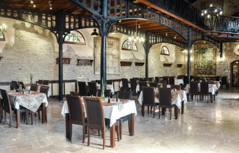 Manor House SPA - Pałac Odrowążów - photo 1