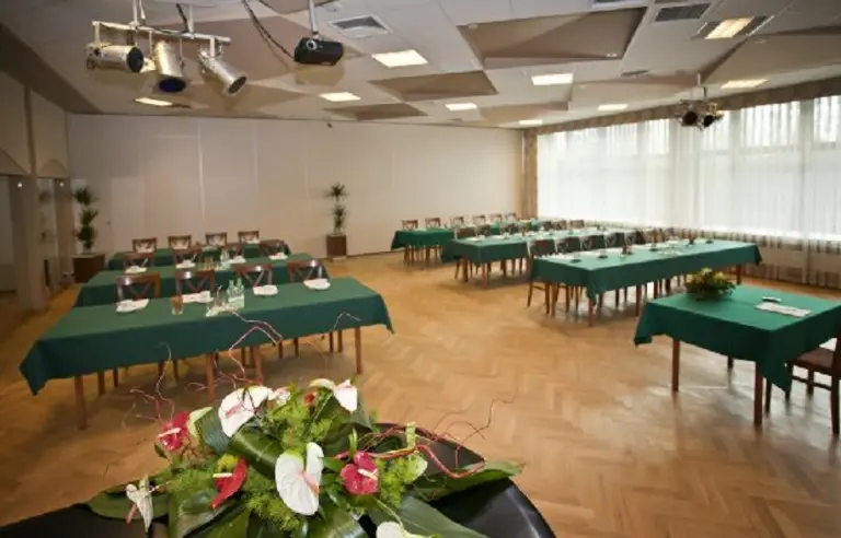 Hotel Polonez - zdjęcie 1