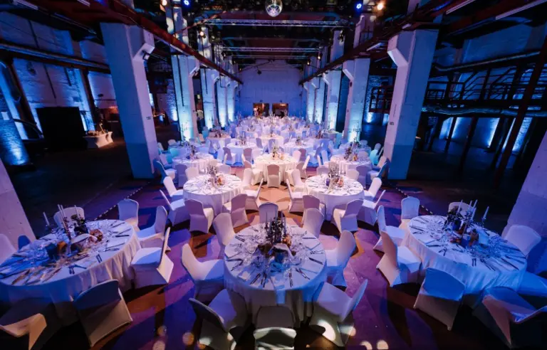 Sala koncertowa - układ z okrągłymi stołami