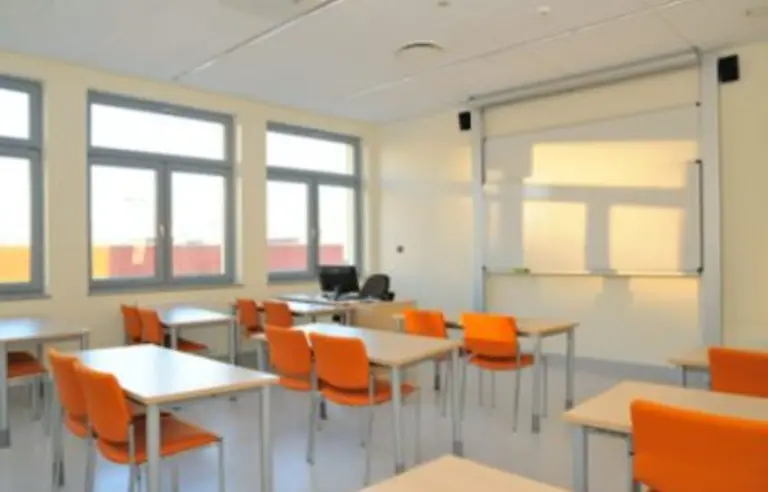 Regionalne Centrum Konferencyjne przy Uczelni Jana Wyżykowskiego - zdjęcie 1