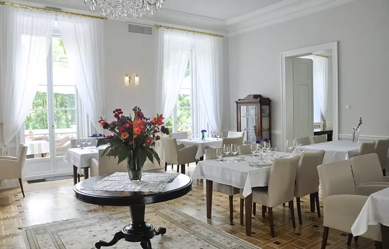 Pałac Cieleśnica - zdjęcie 1