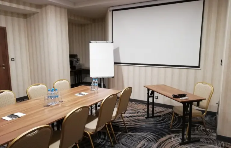 Grand City Hotel Wrocław - zdjęcie 1