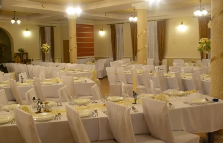 Dwór Dziekanów - photo 1