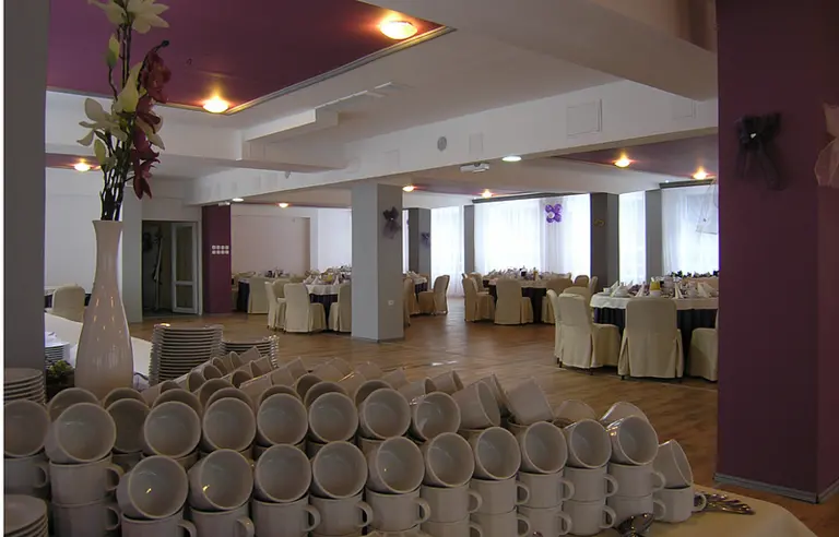 Hotel Akor - photo 1