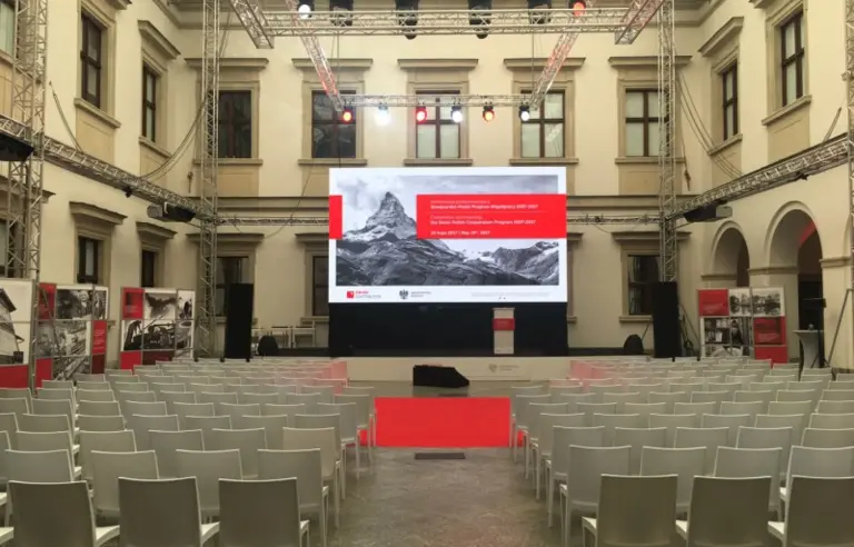 Zamek Ujazdowski - photo 1