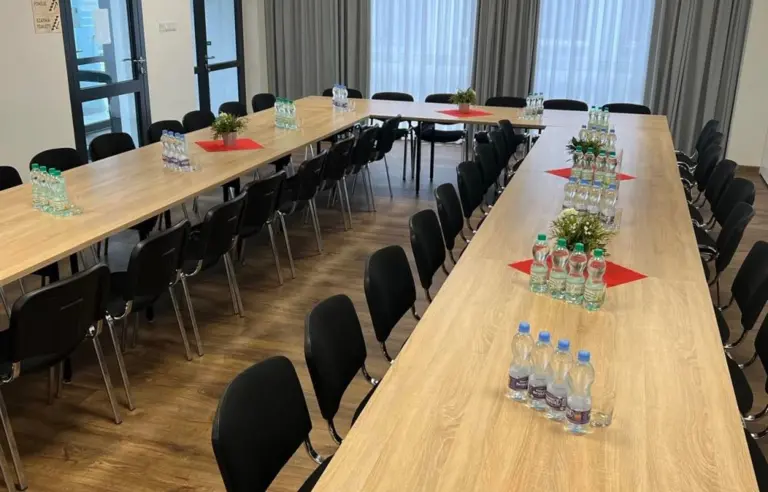 Hut-Pus Sale konferencyjne - zdjęcie 1