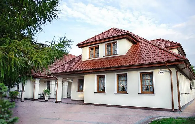 Restauracja i Pokoje Gościnne Ambrozja - photo 1