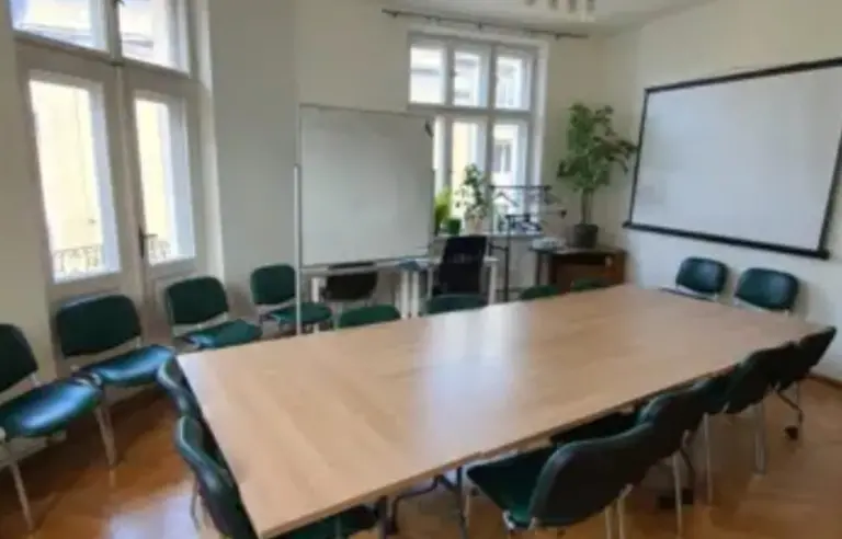 Coworking Any Time  Sala 2 (35 m2)