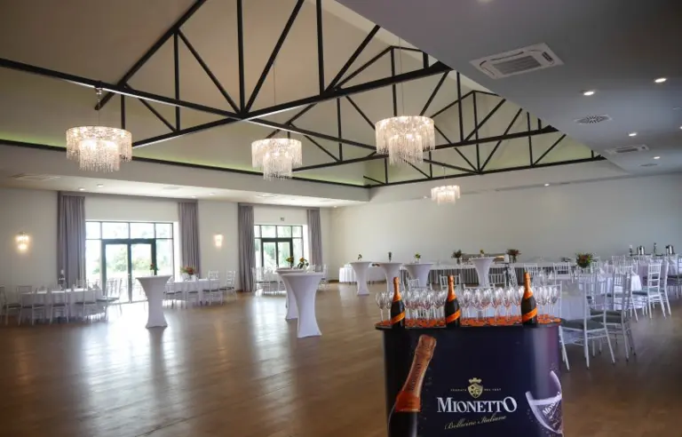 Hotel Węgierki - zdjęcie 1