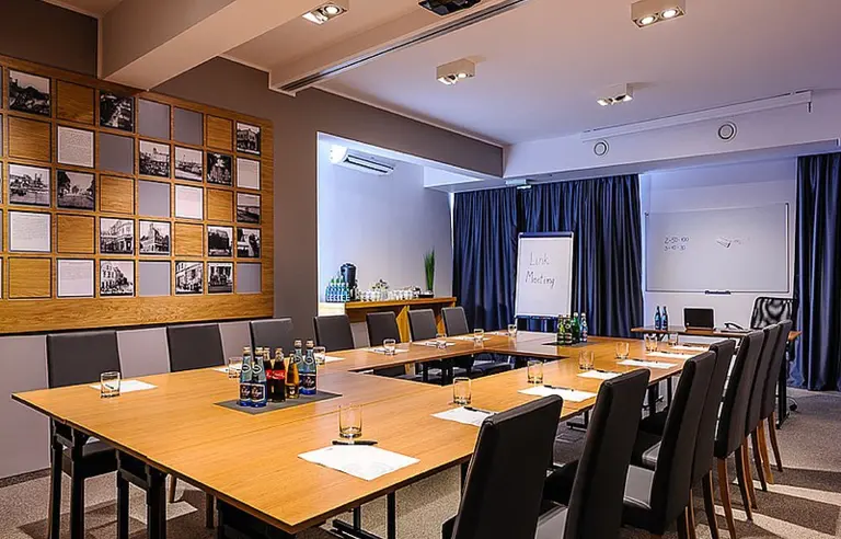 Link Hotel - photo 1