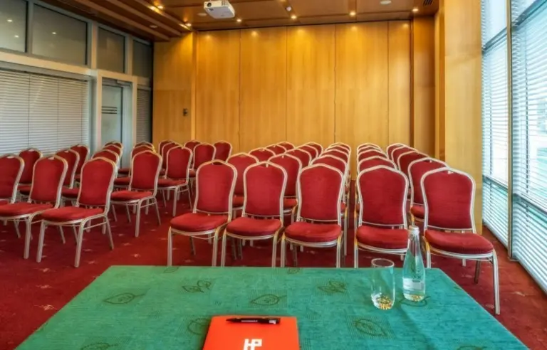 Hotel HP Park Plaza - photo 1