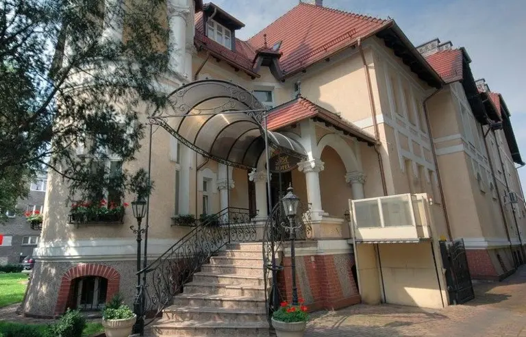 Hotel Villa Royal - photo 1