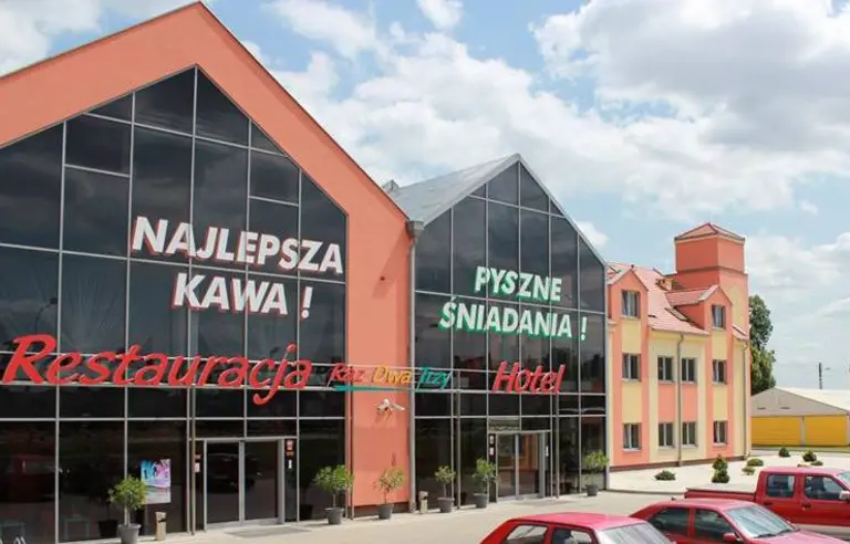 Restauracja-Hotel Raz Dwa Trzy - OBIEKT ZAMKNIĘTY - zdjęcie 1
