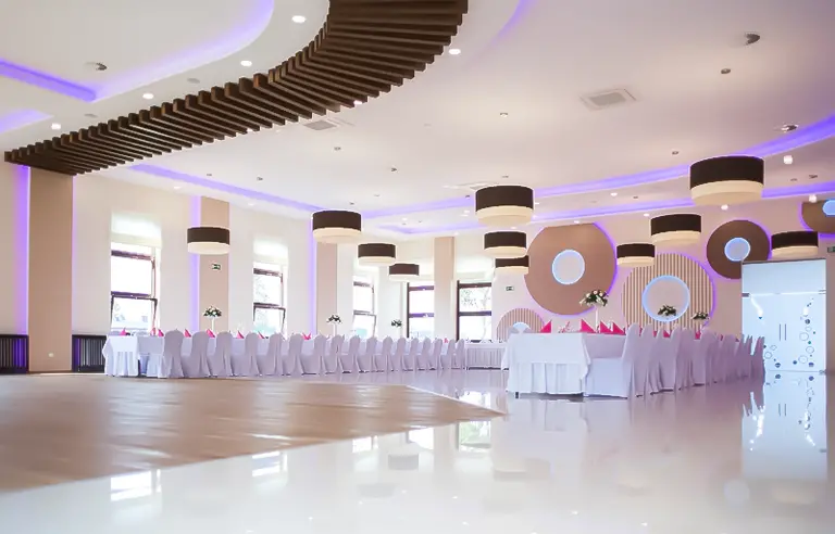 Czardasz- Kompleks Bankietowo-Konferencyjny - photo 1