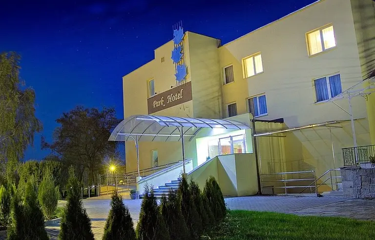 Park Hotel Tryszczyn - zdjęcie 1