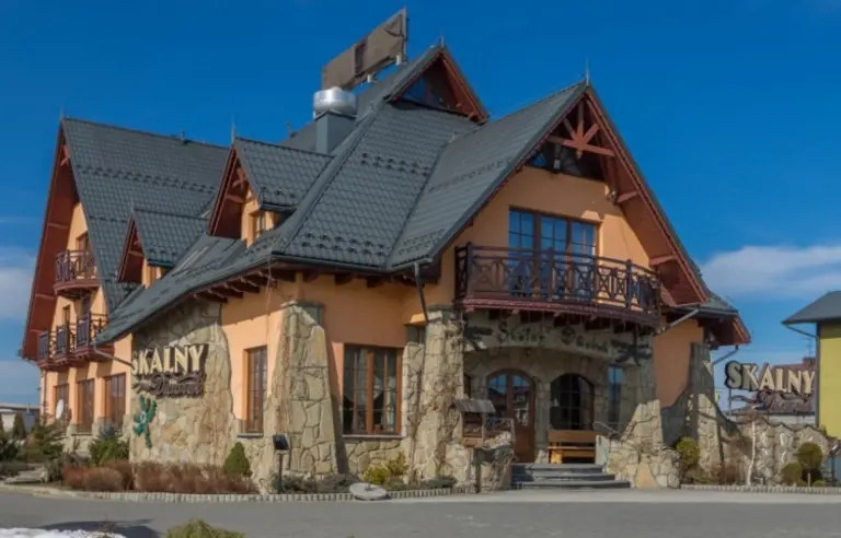 Hotel Skalny Dworek - photo 1