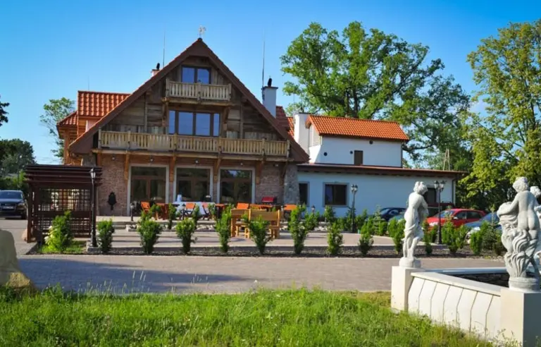 Dwór Sulejów - zdjęcie 1