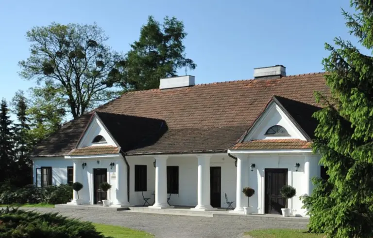 Jaworowy Dwór - zdjęcie 1