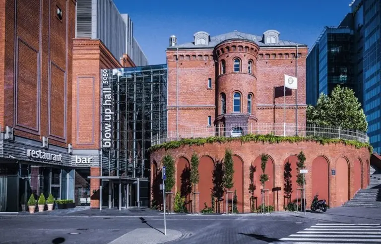 Hotel Blow Up Hall Poznan