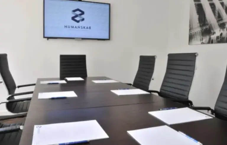 Humańska 8 - OBIEKT ZAMKNIĘTY - zdjęcie 1
