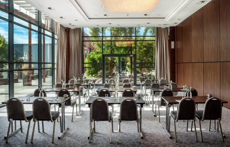 Hotel Warszawianka Centrum Kongresowe - photo 1