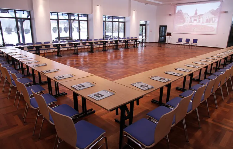 Sala Ogrodowa - podkowa