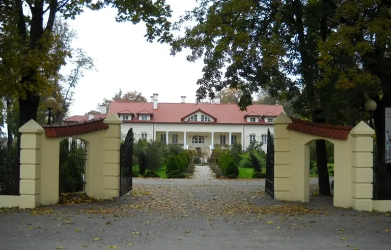 Dworek Wola Ociecka - zdjęcie 1