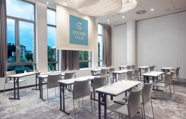 Golden Tulip Warsaw Airport - photo 1