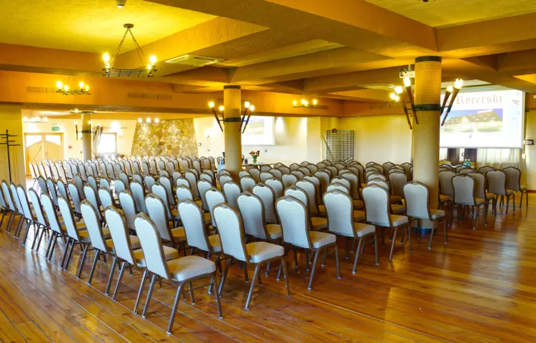 Restauracja i Hotel Rycerski - zdjęcie 1